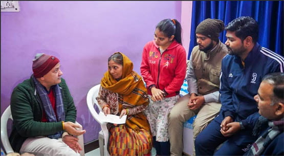 Kejriwal government standing shoulder to shoulder with the families of Corona warriors in every need- Manish Sisodia