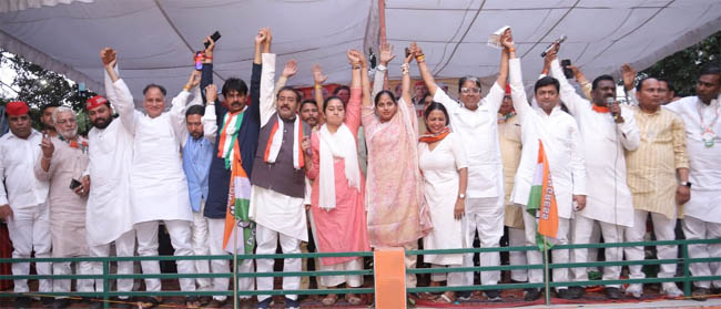 All India Valmiki Samaj supported Congress candidate Dolly Sharma
