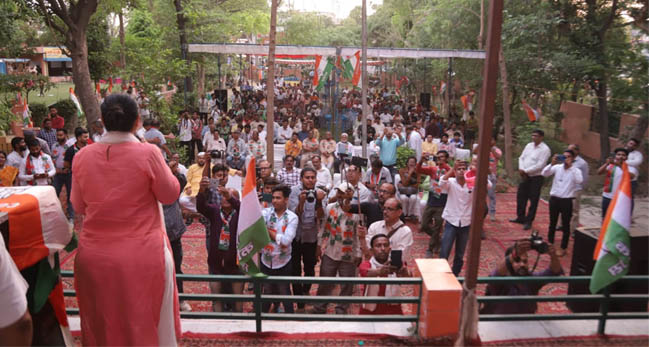 All India Valmiki Samaj supported Congress candidate Dolly Sharma
